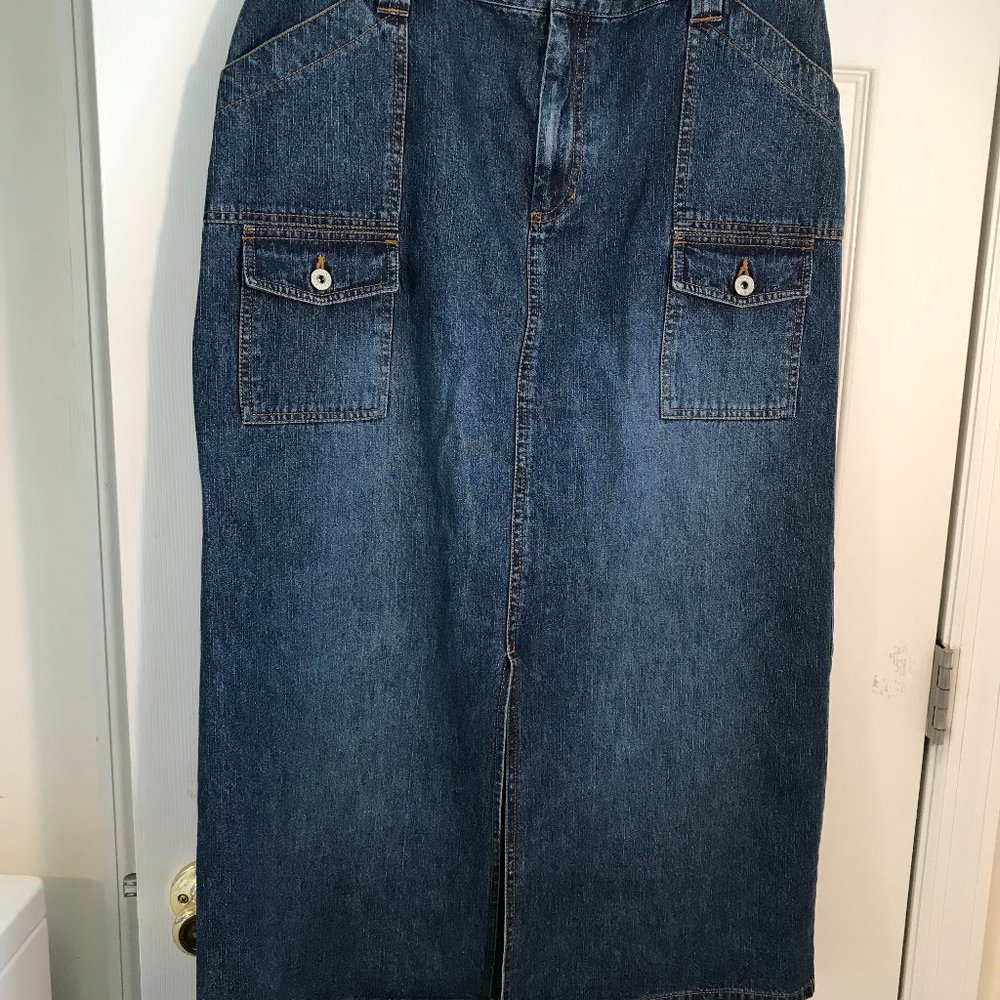 CAROLINA BLUE LONG SKIRT SZ 14 WAIST 34 X 35'' LONG FRONT SPLIT 14 1/2''
